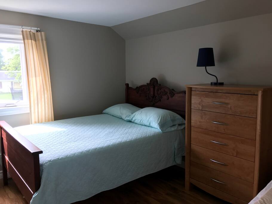 2nd bedroom