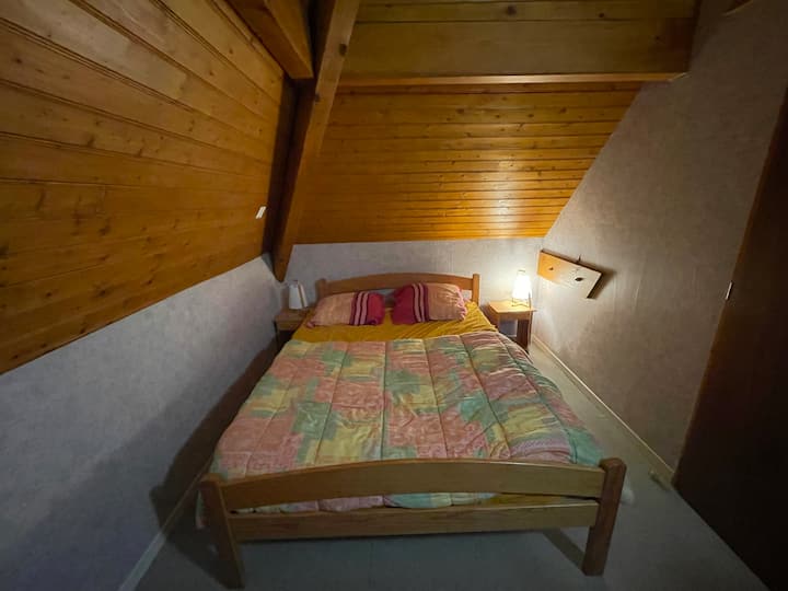 Chambre 1 - 1 lit double 140cm + 2 lits d 'apppoint 1 place