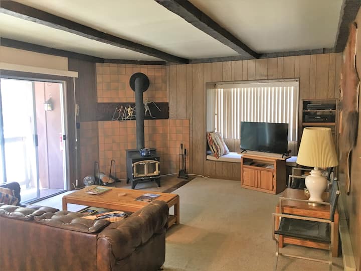 Classic Squaw Valley Ski Condo-walk To The Lifts! - Tahoe City, CA