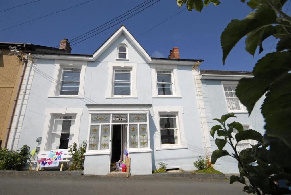 Double fronted house