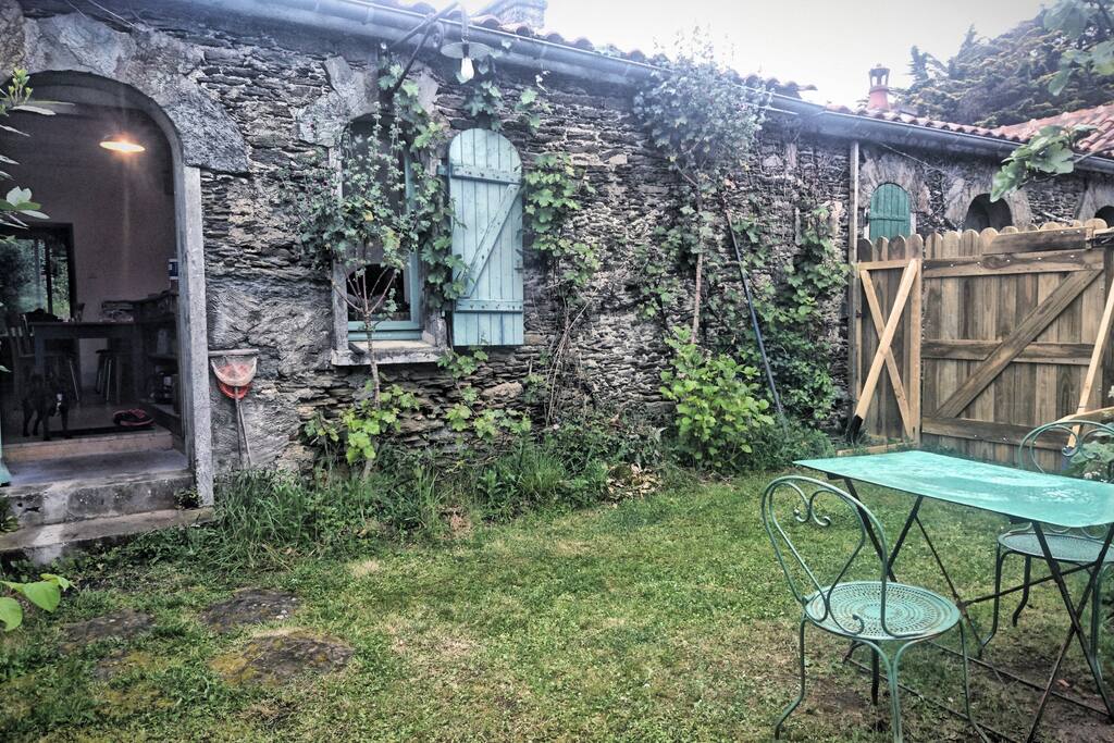 façade avant avec jardin