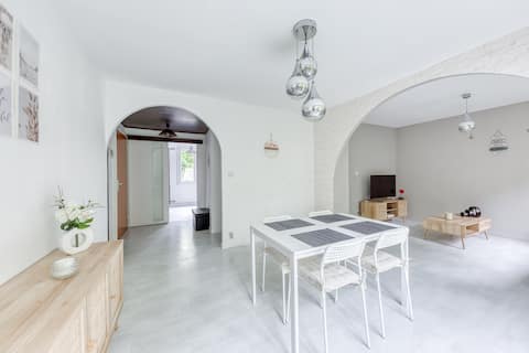Peaceful 59 m² one-bedroom apartment, 15' Orly, 20' Paris