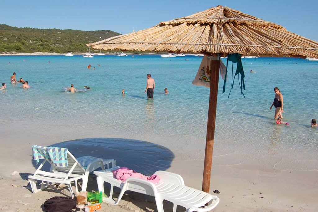 Sakarun beach