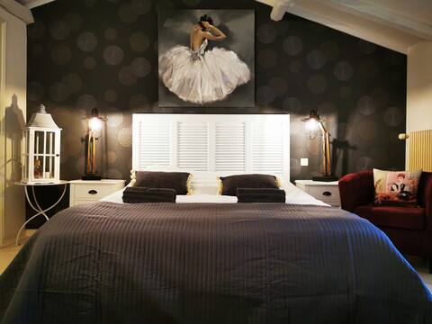 CHARMING GUEST ROOM 10 MIN FROM PUY DU FOU