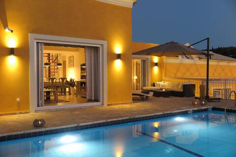 Hillside Villa 3 Provence with pool and sea view