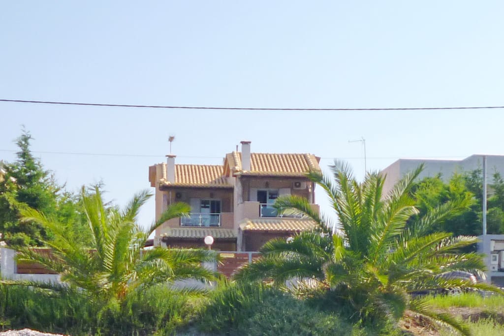Outside view/Εξωτερική όψη