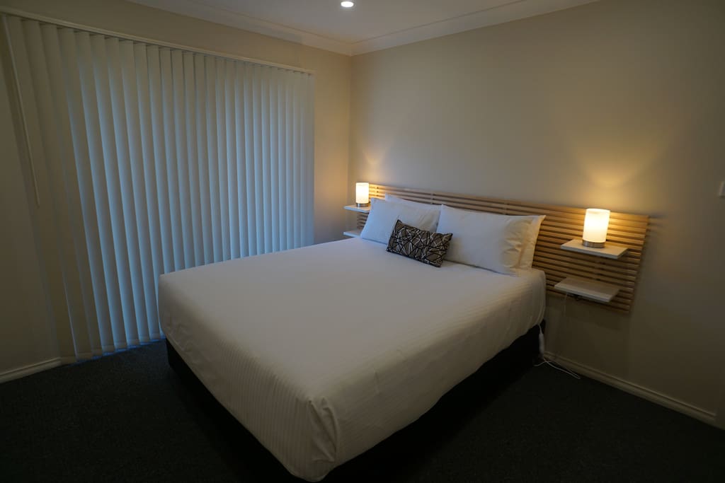 Bedroom with queen bed