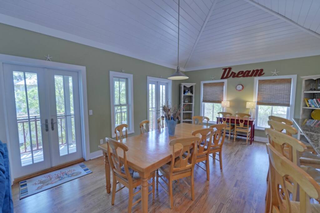 MAGNOLIACOTTAGESBYTHESEA-print-006-18-DiningRoom-3200x2000-300dpi