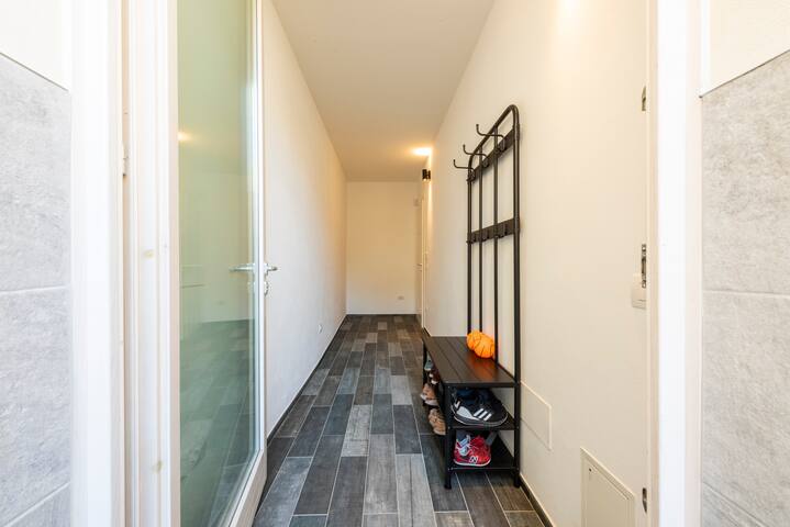 Oltrarno Garden – Modern and Quaint 2 bedroom gallery image 4