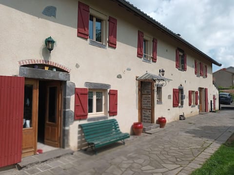 the farmhouse with 2 bread ovens