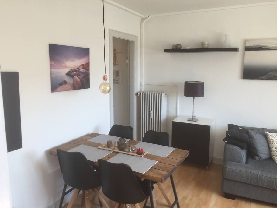 Another picture of the livingroom