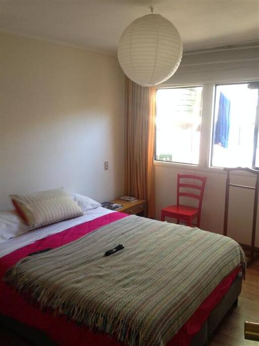 Dormitorio con baño privado