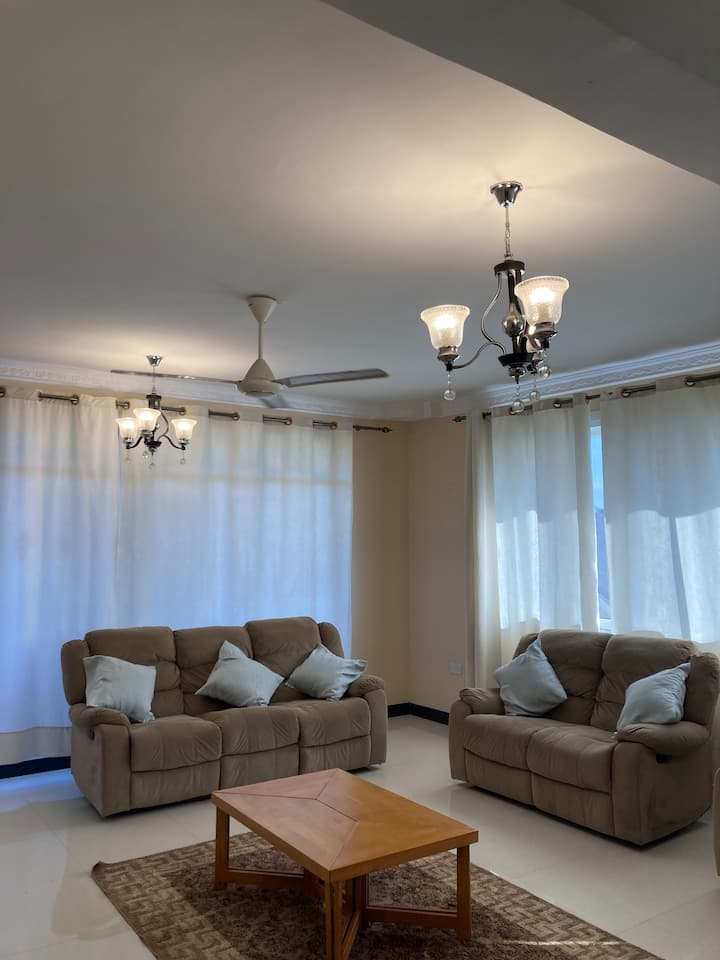 Spacious 3 Bedroom Apartment 5 Min Walk To Slipway - 다르에스살람