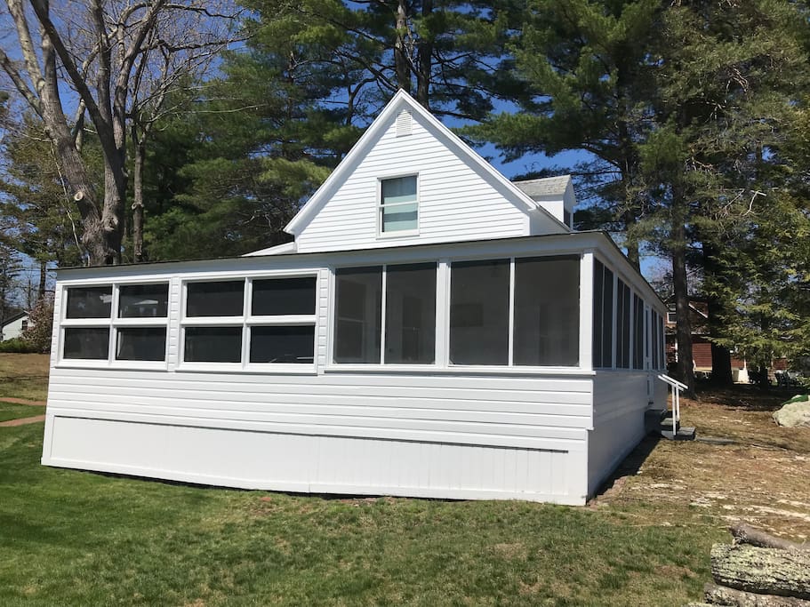 Taylor Pond Cottage Cottages for Rent in Auburn, Maine, United States