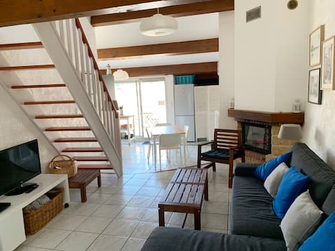 Propriété Airbnb réussie: 45 m2 furnished apartment in a village house à Gruissan