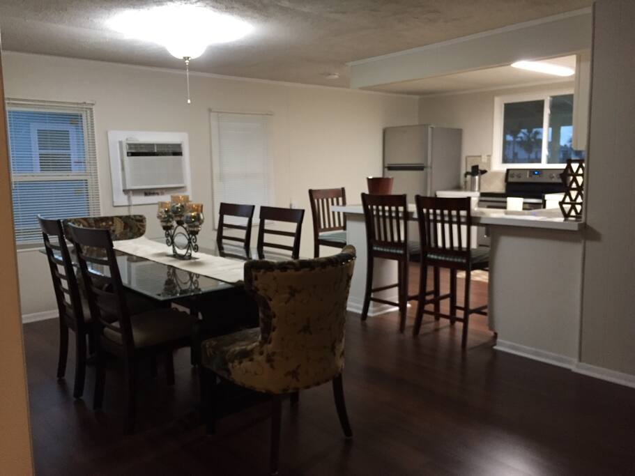 Dinning/kitchen area