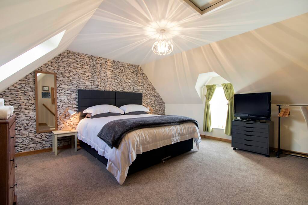 Spacious bedroom