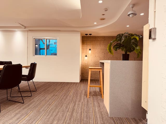 D 全新 位於西門步行區 適合家庭團體 6-12位 gallery image 4