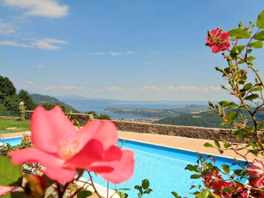 Noch einmal Pool und Blick ... etwas romantischer. :)