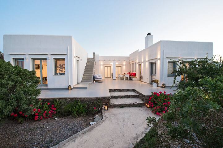 Sifnosvilla – A doorway to pleasure gallery image 2