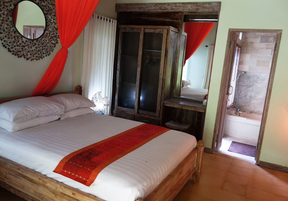 Private, en-suite bathroom, down pillows, high thread linen, AC.