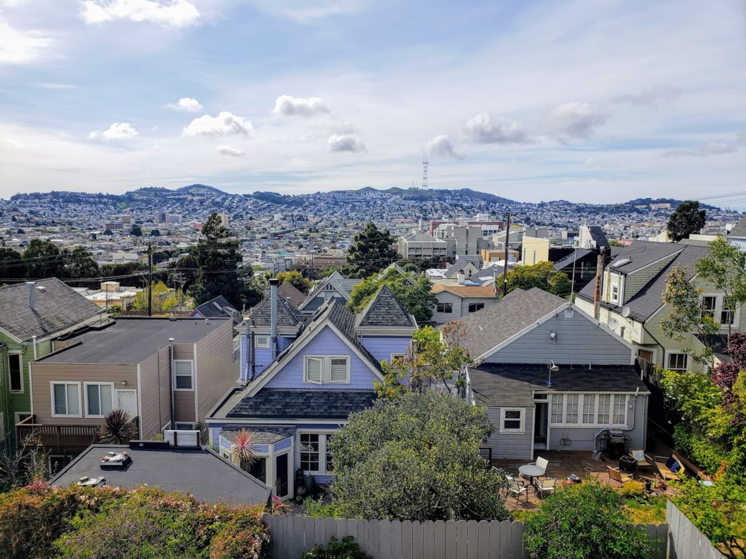 Home in San Francisco · ★4.88 · 1 bedroom · 2 beds · 1 bath - Image 9