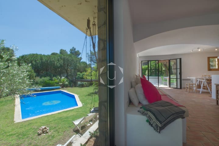 APT EL SOPLUIG – Big garden, cosy, pool, sea view