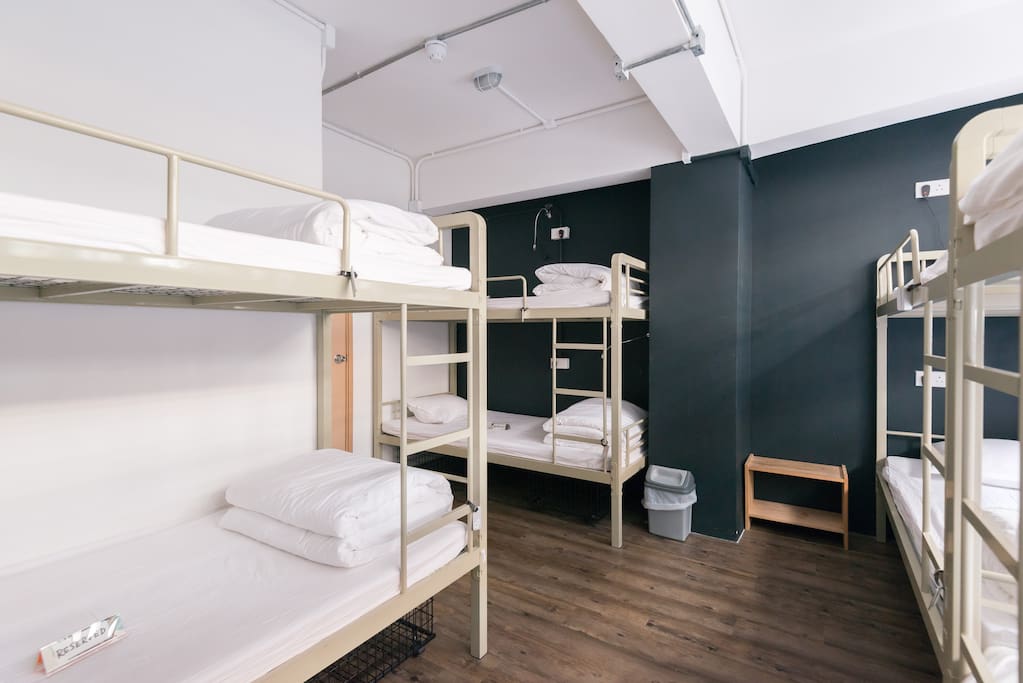 Comfy & bright dorm room
