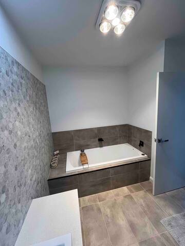 Melbourne cup, modern huge townhouse gallery image 5