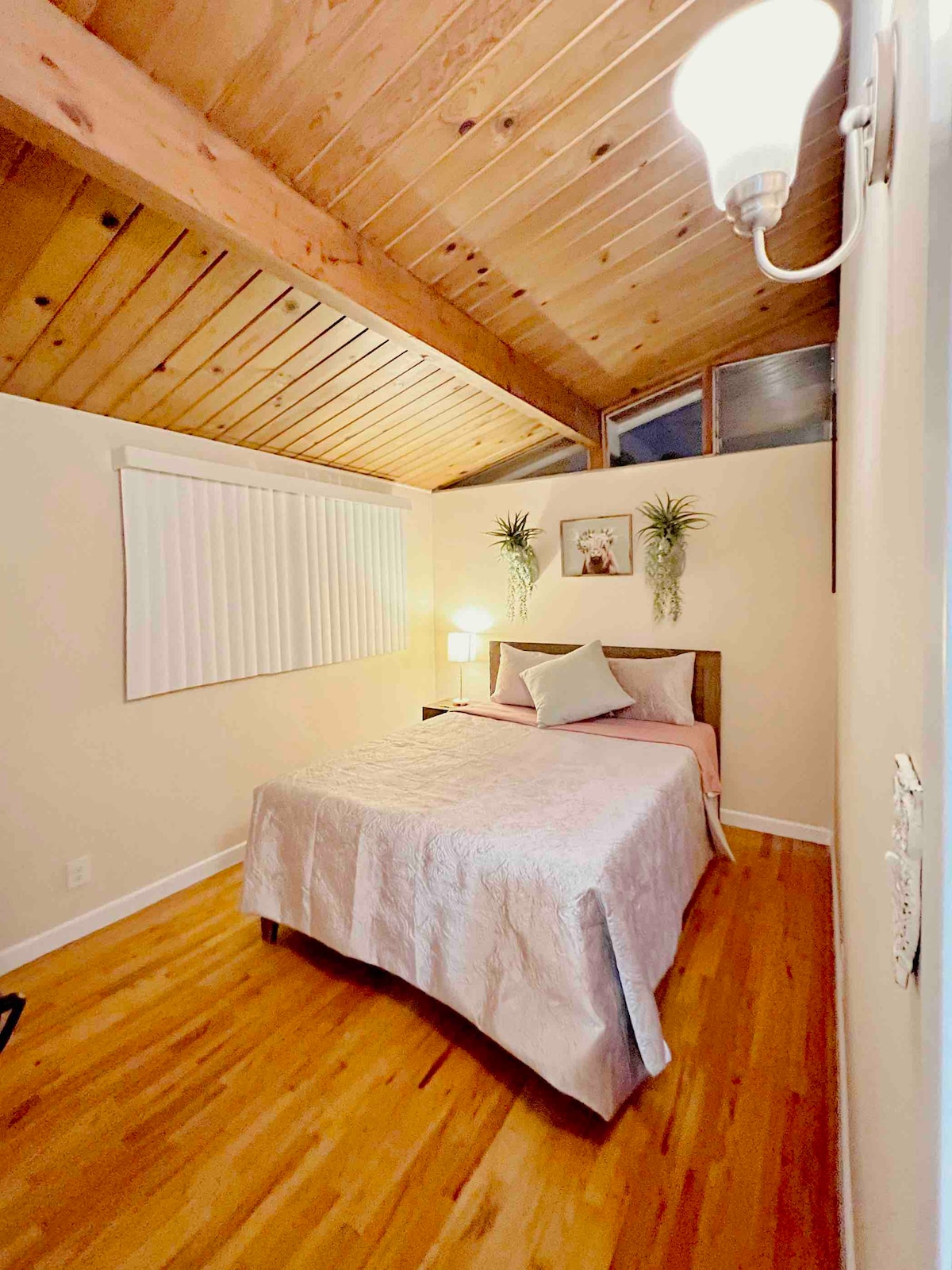 غرفة النوم رقم1 - سرير بحجم كوين