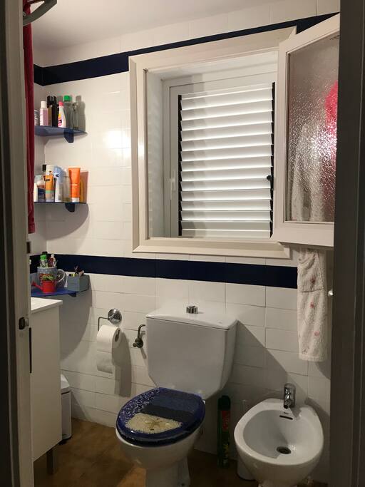 Baño compartido.