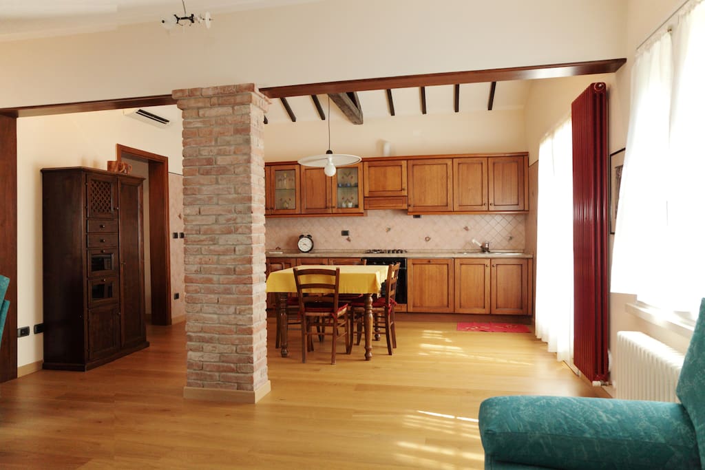 cucina completamente attrezzata
