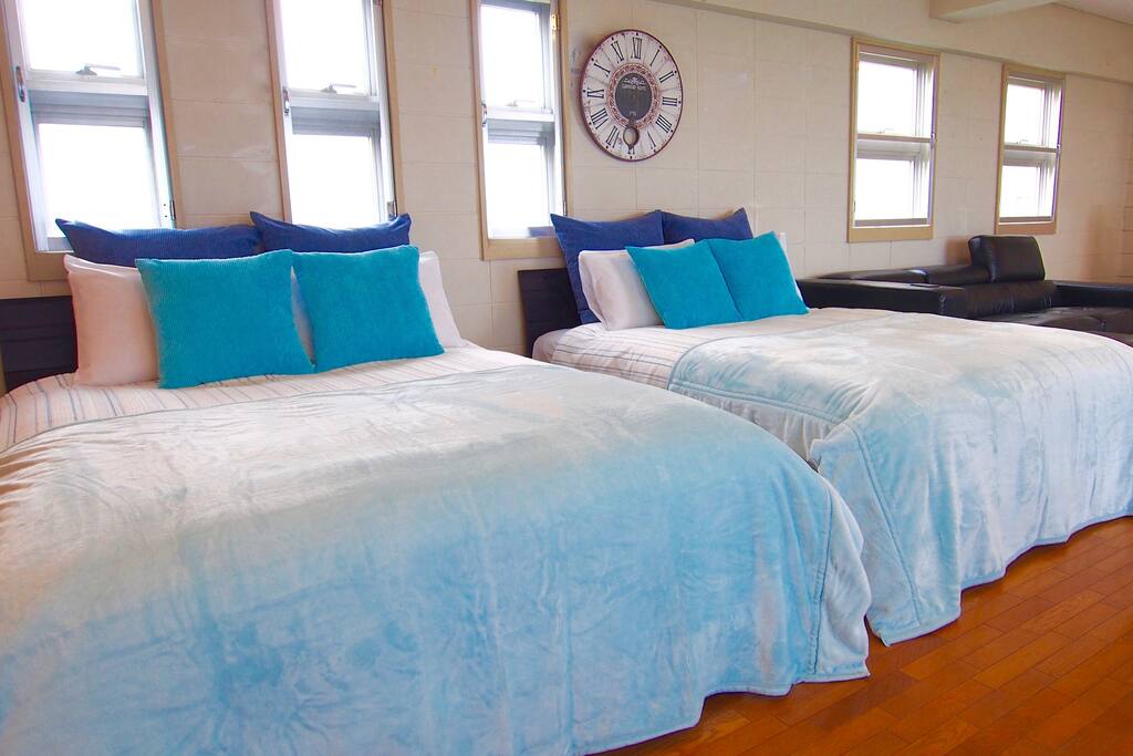 3rd Floor, 2 Double Beds, Sofa, Business Desk, HDTV