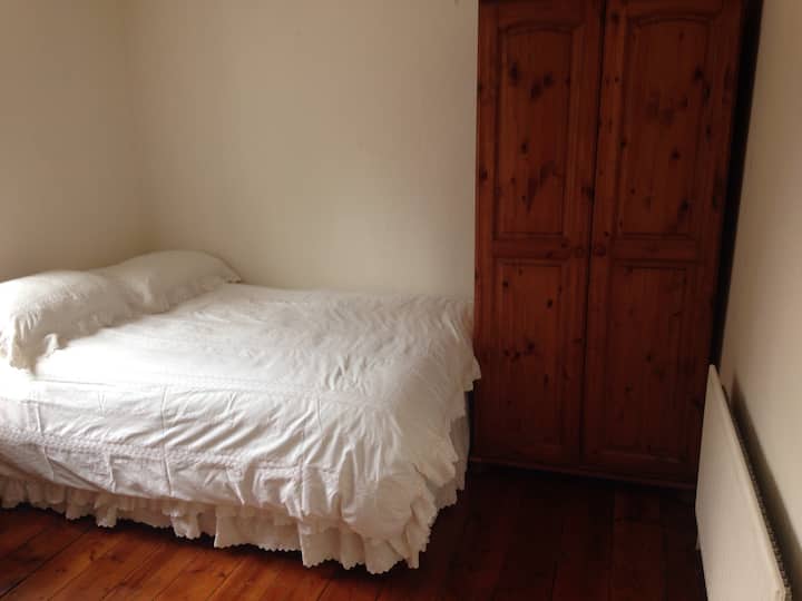 Cosy 2 Bed Town House - 