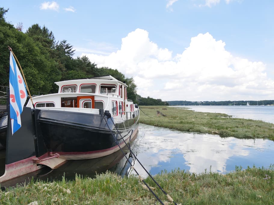 Houseboat on the lovely River Orwell, Suffolk Boats for Rent in Pin