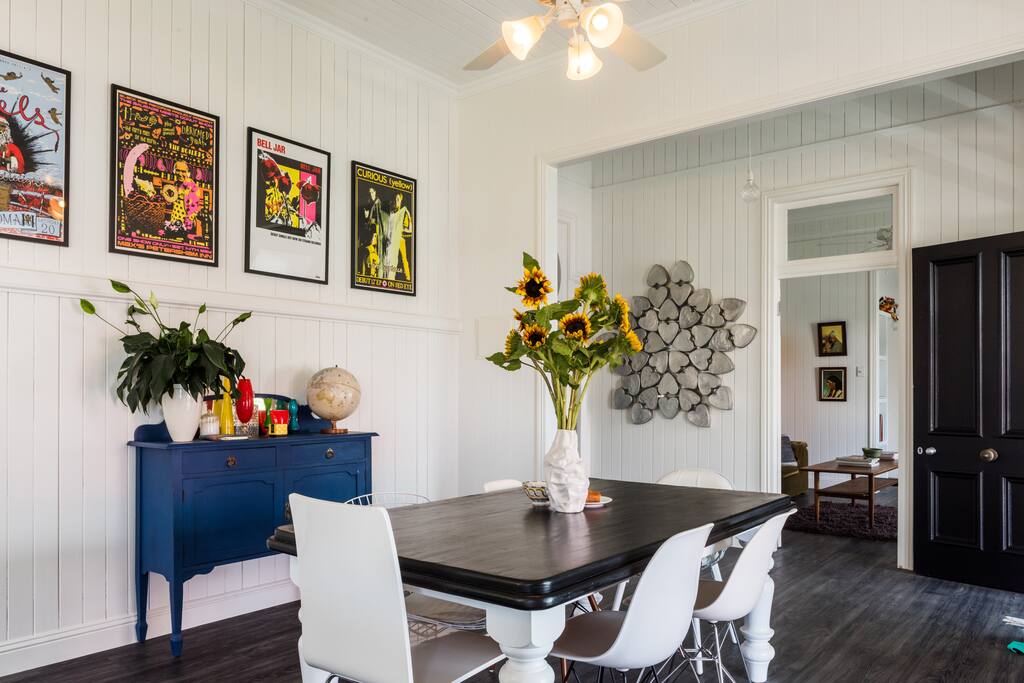 Large living/dining areas