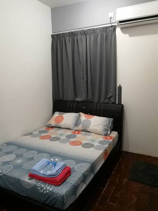 Deluxe room with toilet