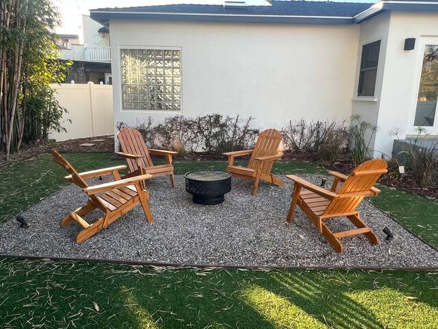 Coastal LA Retreat – Huge & Amazing Floor Plan gallery image 3