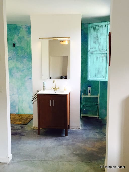 Aseo, con ducha y wc en todas las habitaciones