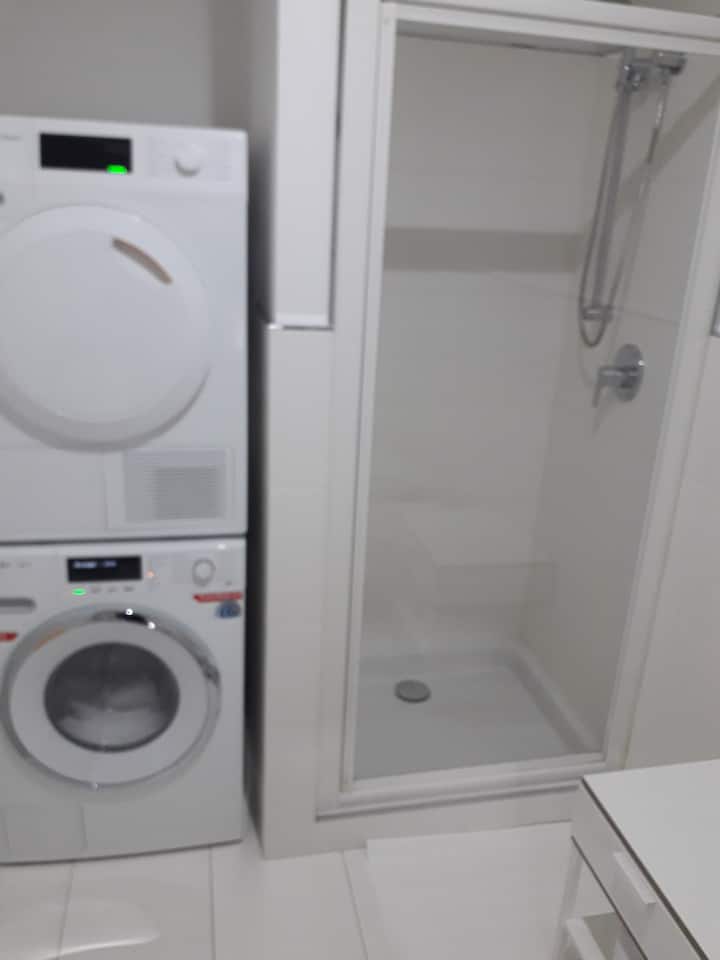 Chumba cha kulala cha bafu 3 na bafu.