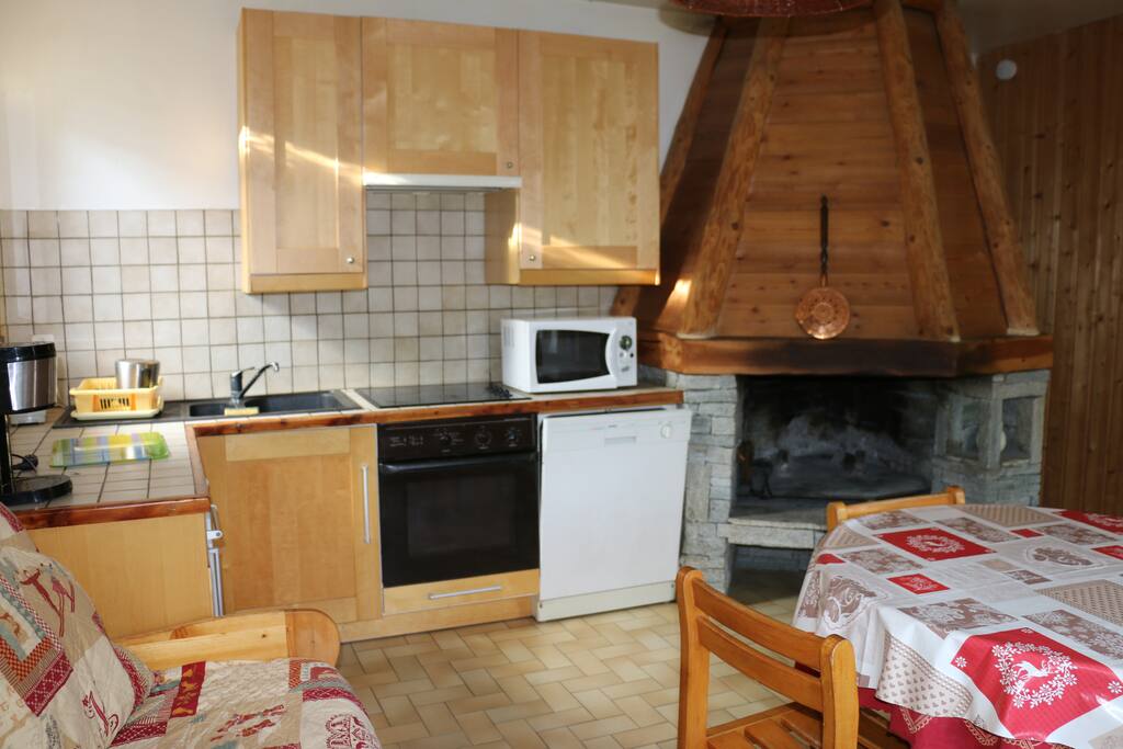 Possibilité d'agrémenter ses soirées avec un petit feu de cheminée