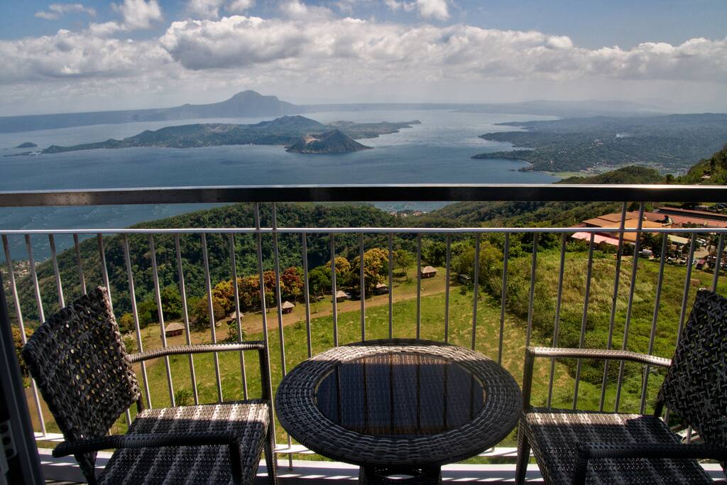 Luxury Tagaytay 'home from home' with Taal views! Condominiums for Rent in Tagaytay