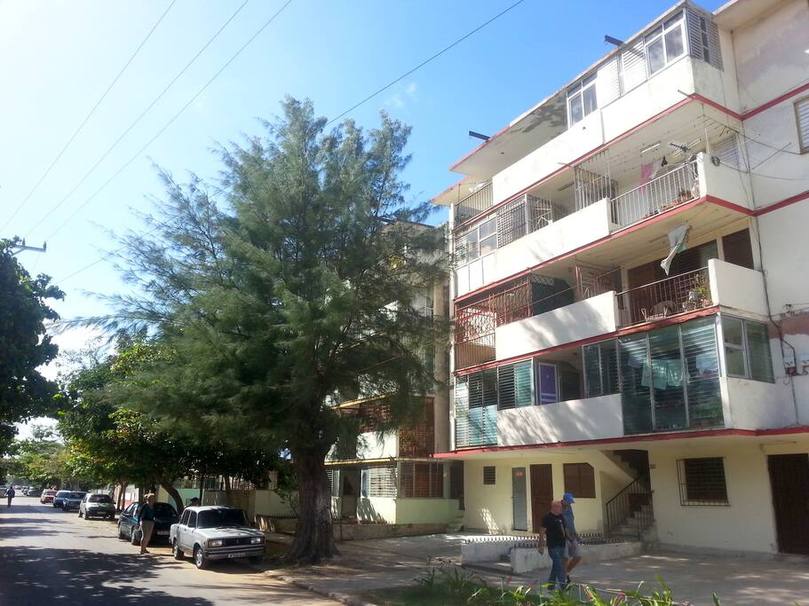 La entrada al edificio