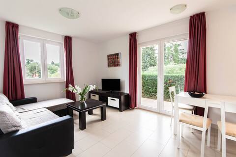 Popular Airbnb listing: New apartment for 4 people, Umag in Monterol