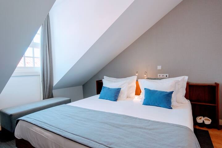 Augusta Residence top floor penthouse gallery image 2