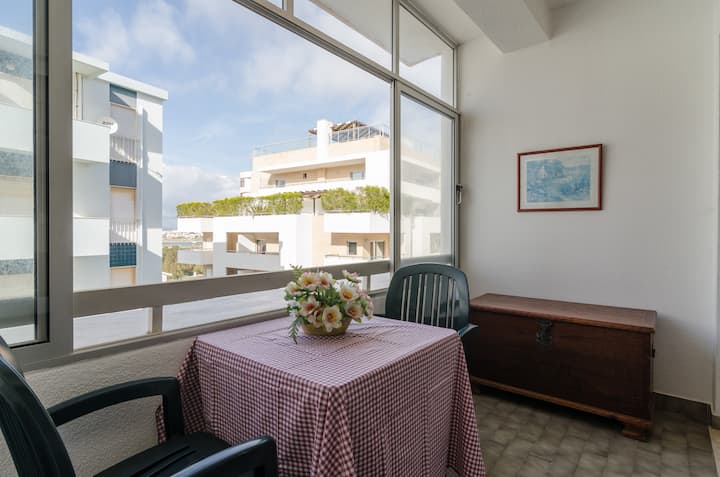 2 Bedroom apartment near the beach with WIFI