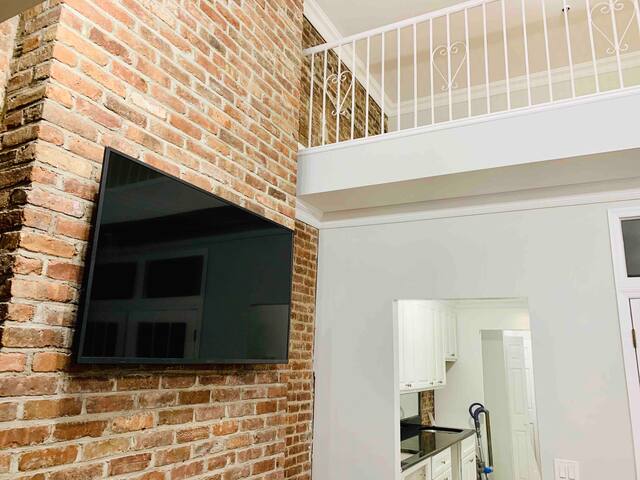 Timesquare SPotlight Apartment! Monthly Specials! gallery image 4