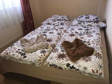 Mimi 2 apartment
Hajduszoboszlo, László Szabó nook 6.