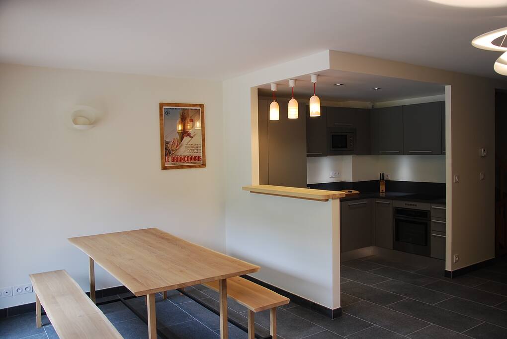 Salle à manger et sa cuisine ouverte