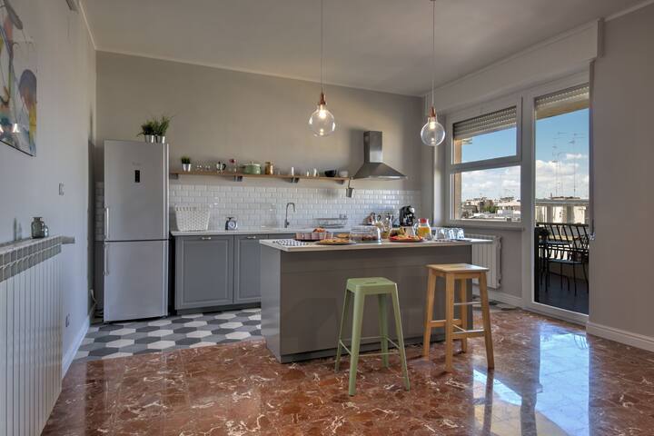 COZY APPARTMENT IDEALE PER MOVIDA E SMART WORKING gallery image 2